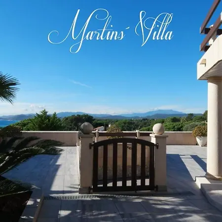 Martin 'S Villa. House On The Beach With Pool * Lloret de Mar