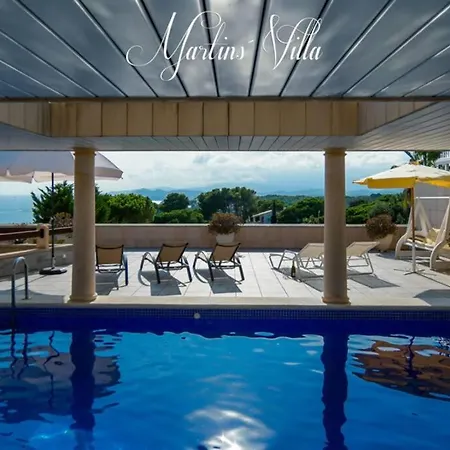 Martin 'S Villa. House On The Beach With Pool Villa Lloret de Mar
