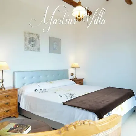 Martin 'S Villa. House On The Beach With Pool *