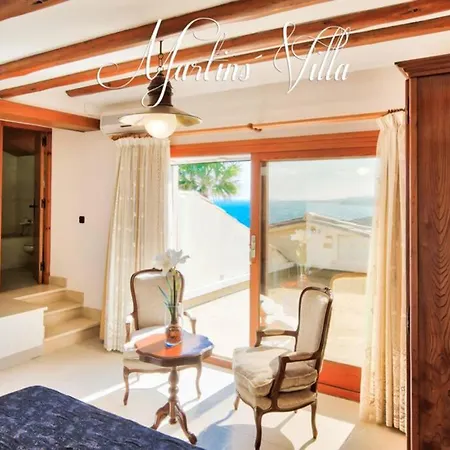 Villa Martin 'S Villa. House On The Beach With Pool Lloret de Mar