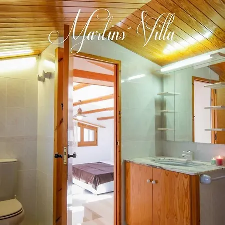 Martin 'S Villa. House On The Beach With Pool