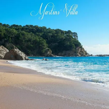 Martin 'S Villa. House On The Beach With Pool Villa Lloret de Mar