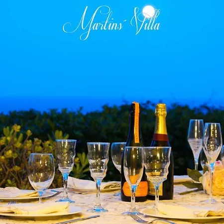 Martin 'S Villa. House On The Beach With Pool Villa Lloret de Mar