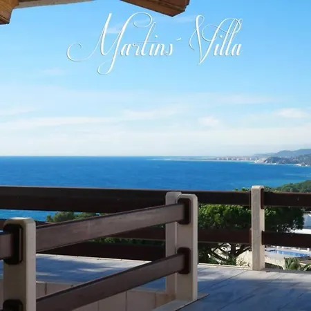 Martin 'S Villa. House On The Beach With Pool * Lloret de Mar